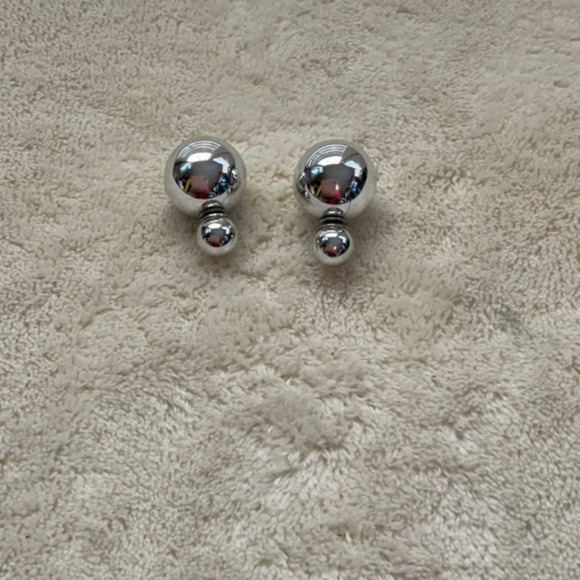 Earrings - Picture 1 of 5